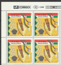 C 2281 Selo Dia da Africa Cultura Afro Berimbau Tambor Musica Mapa 2000 Quadra Vinheta Correios
